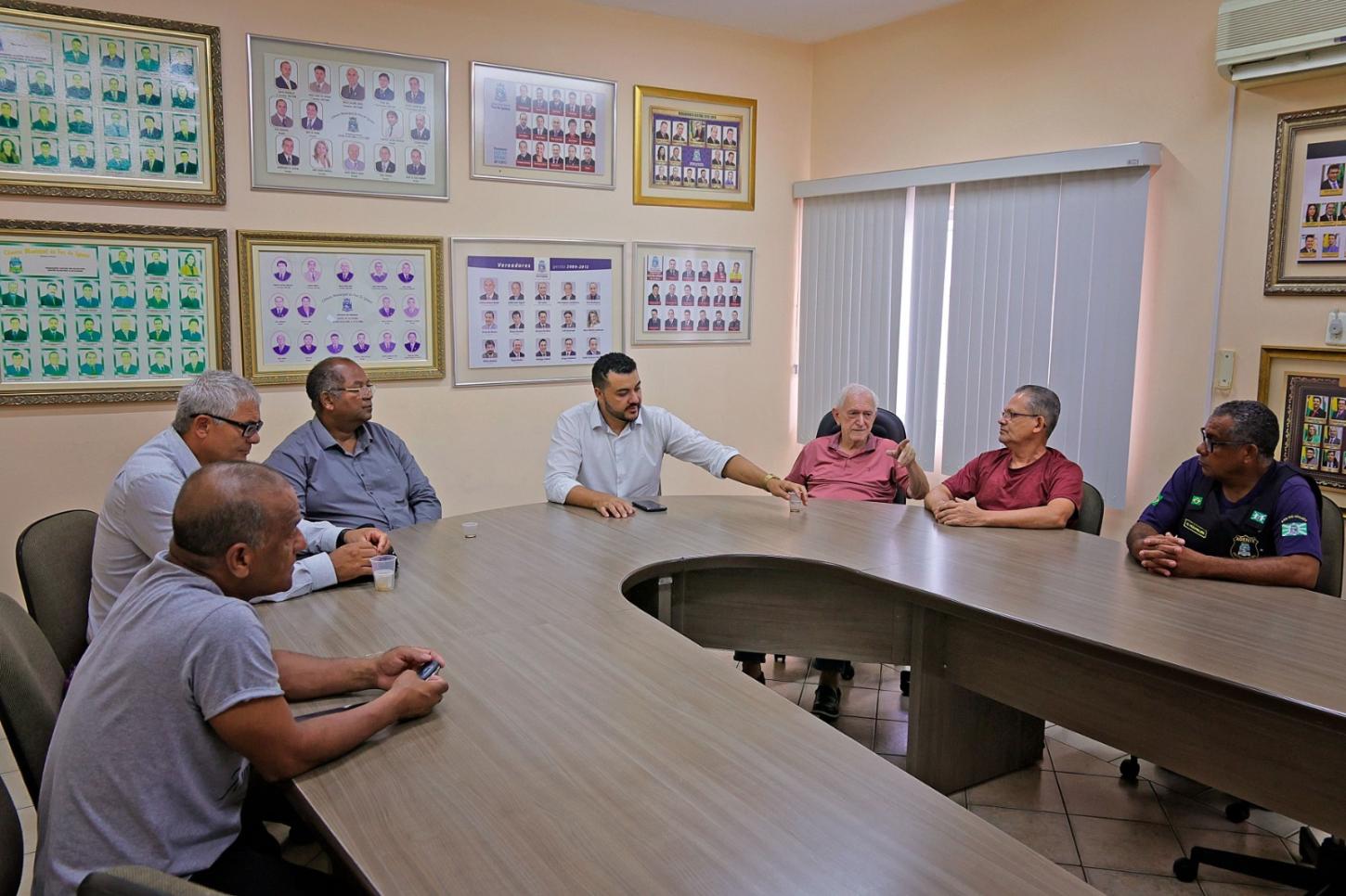 Agentes patrimoniais pedem apoio na Câmara para receber adicional da prefeitura