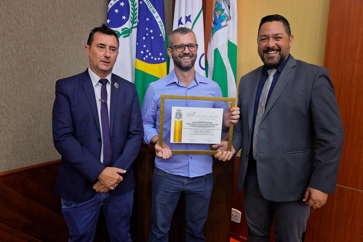 Câmara faz homenagem ao Programa Escola Segura e Cívico-Militar