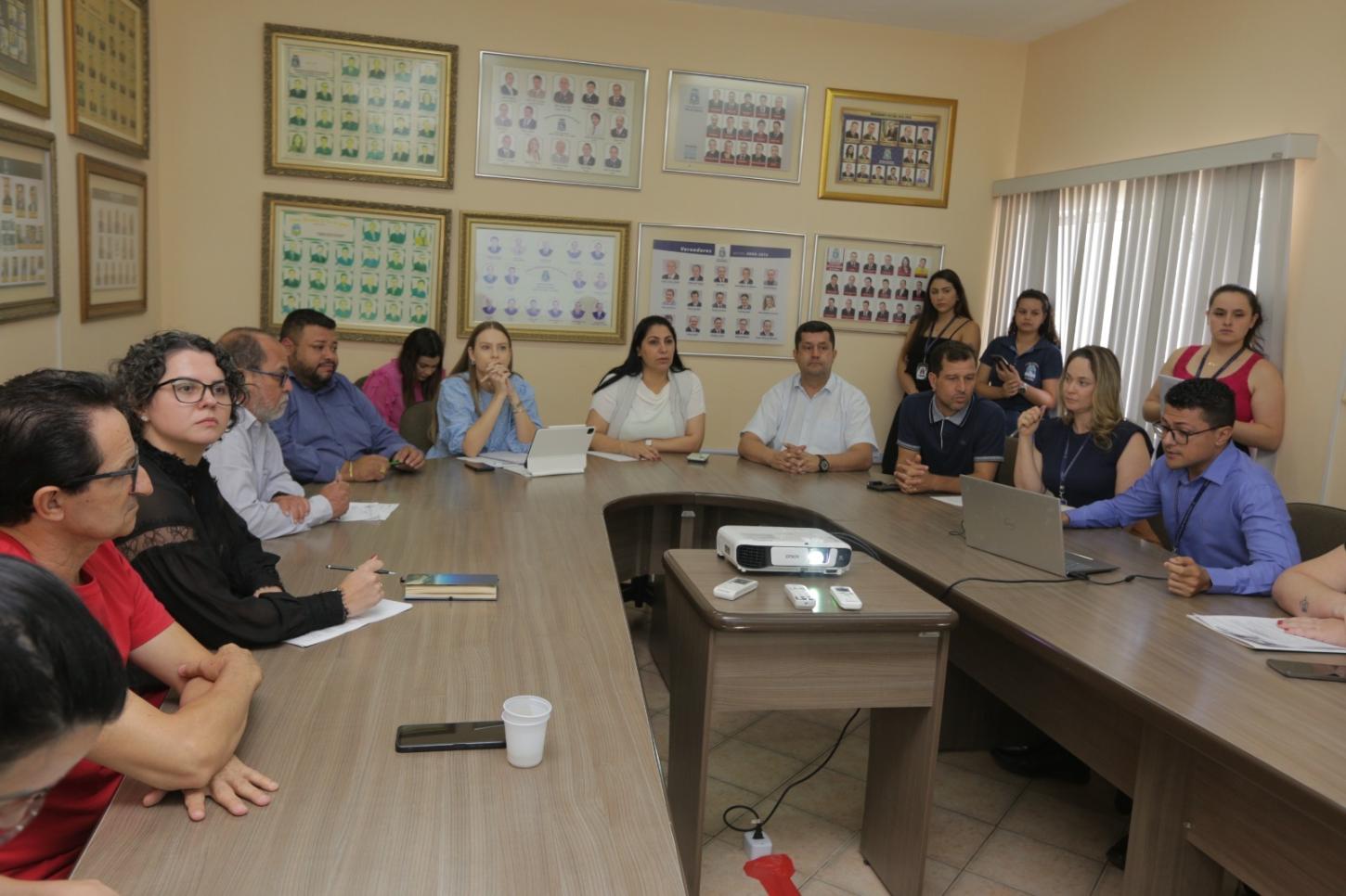 Comissão Mista discute projeto que cobra débitos previdenciários de servidores municipais
