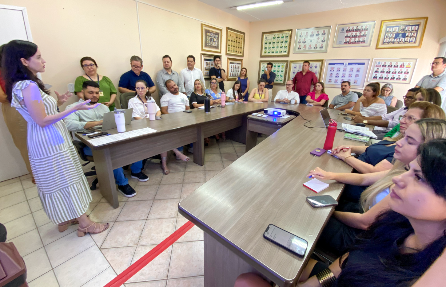 Servidores da Câmara realizam um treinamento para assessores parlamentares
