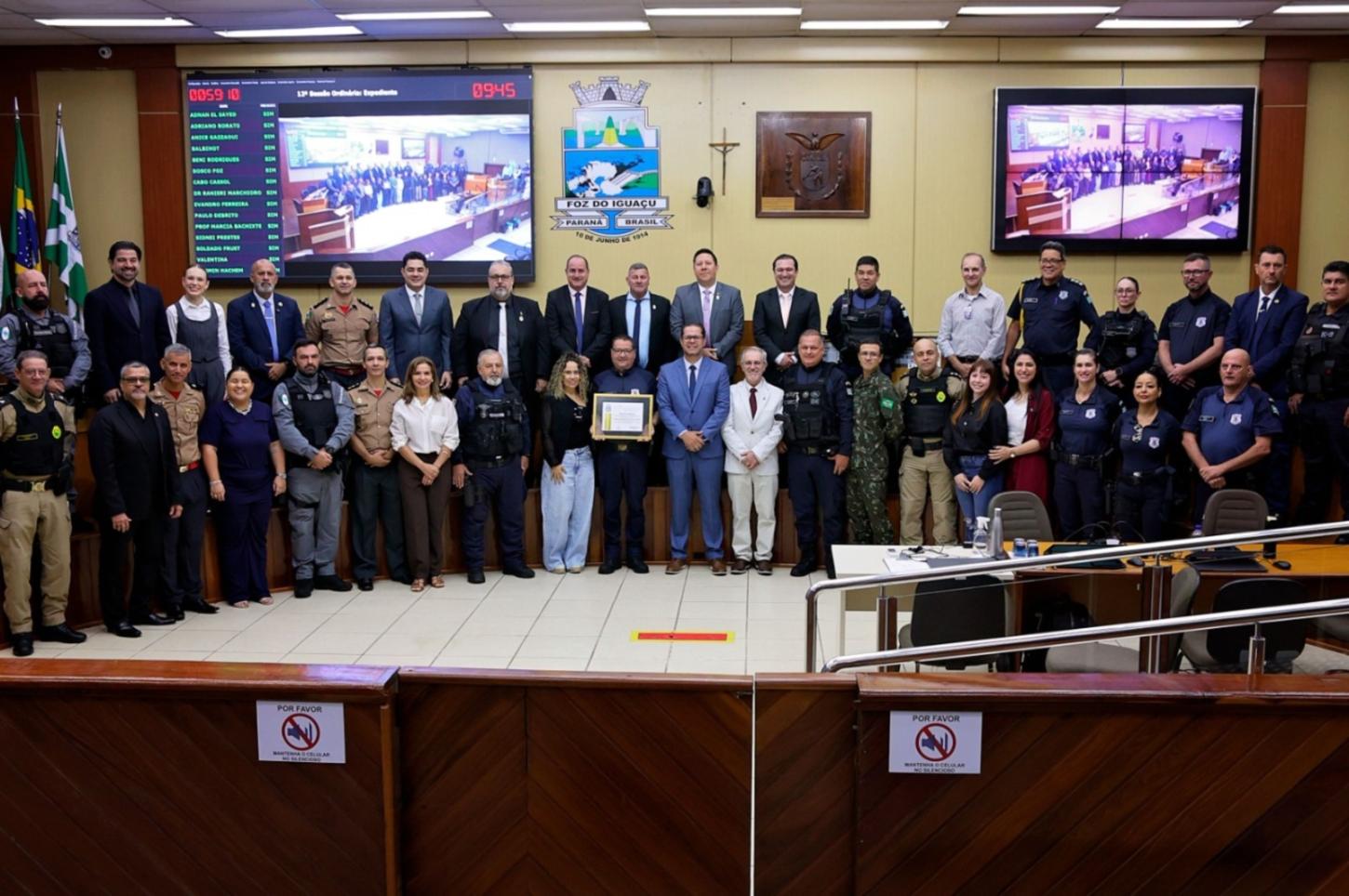 Guarda Municipal de Foz do Iguaçu recebe moção de aplauso do Legislativo iguaçuense