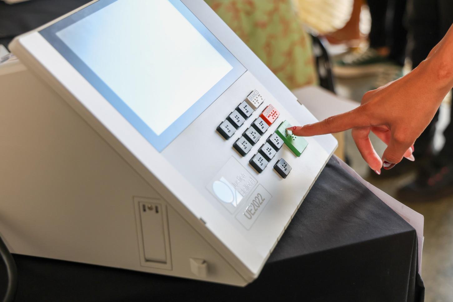 Foz do Iguaçu possui 31 candidatos, 16 Estadual, 15 Federal, conheça os nomes que concorrem para o pleito de 2026
