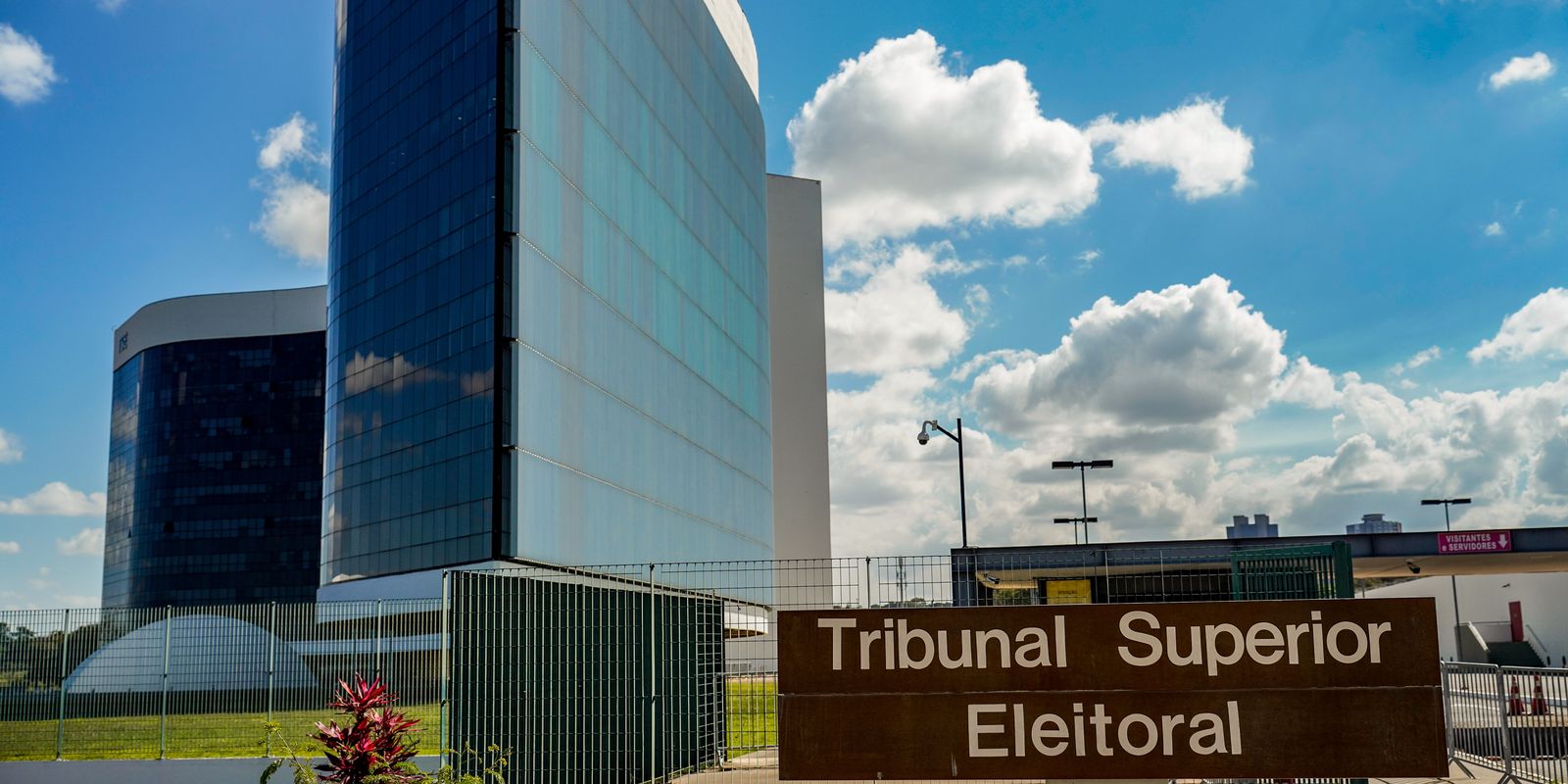 TSE se reúne nesta quinta em busca de consenso sobre IA nas eleições