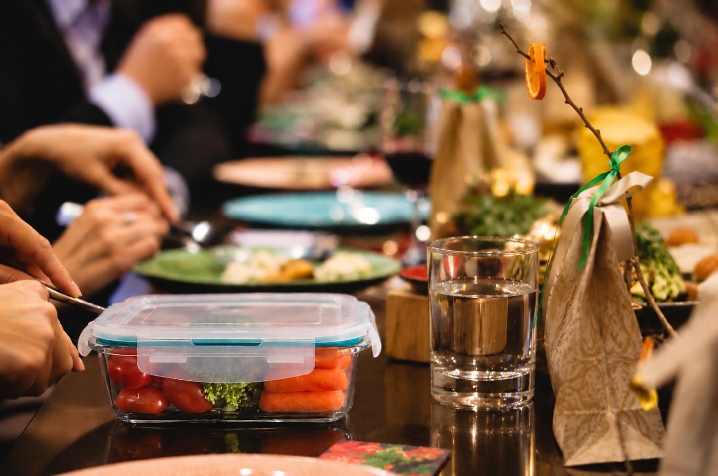 Projeto garante às pessoas com necessidades alimentares específicas o direito de levar alimentos a estabelecimentos