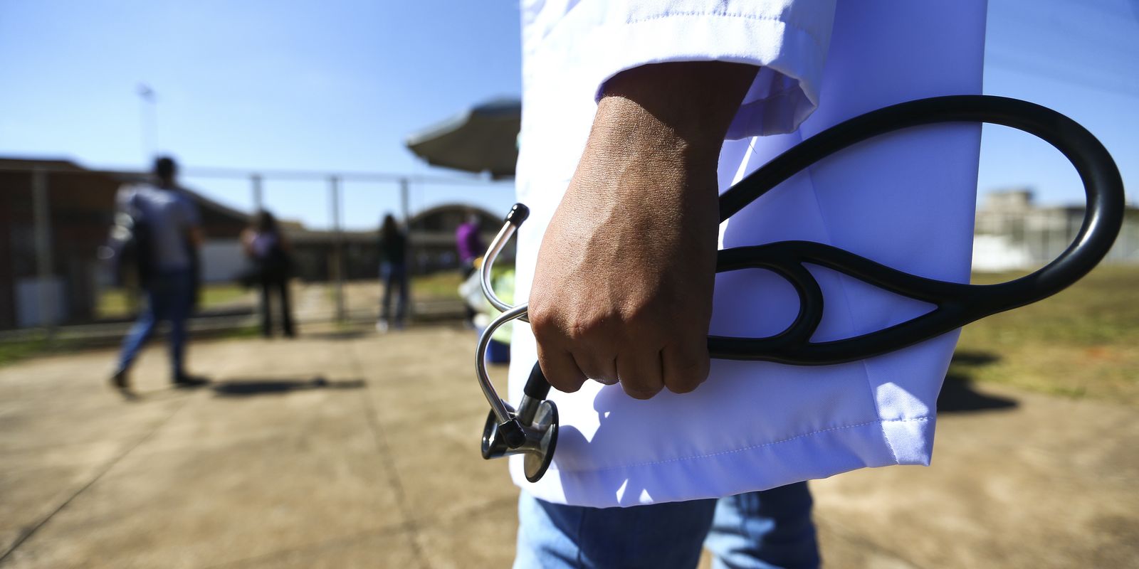 Congresso aprova exame obrigatório para exercício da medicina