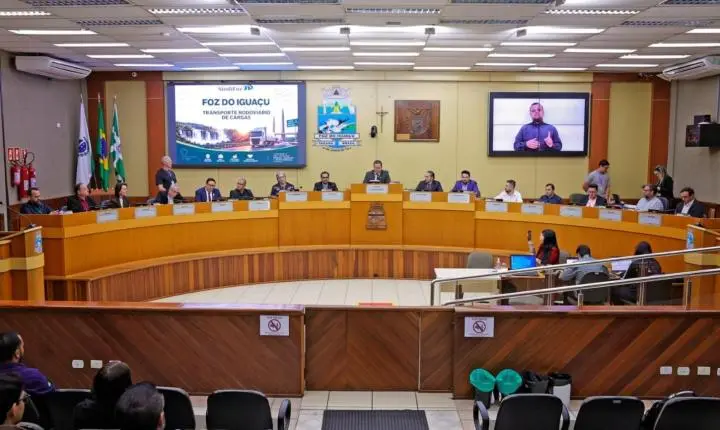 Câmara debate Foz como polo do Transporte Rodoviário Internacional de Cargas