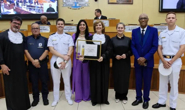 Coral Cisne Branco recebe Moção de Aplauso da Câmara de Foz